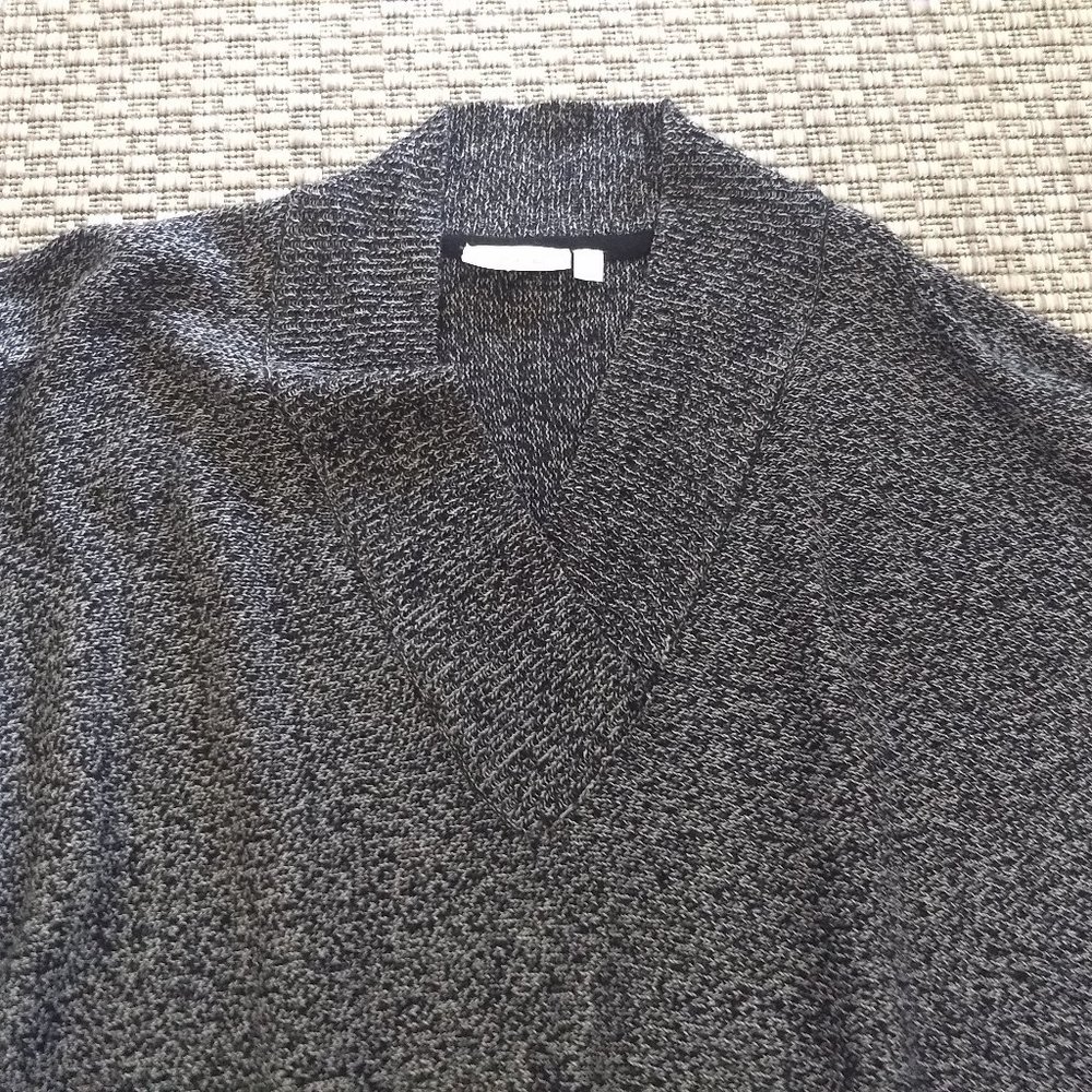 Women's R D Style Sweater Size Medium - Picture 3 of 7